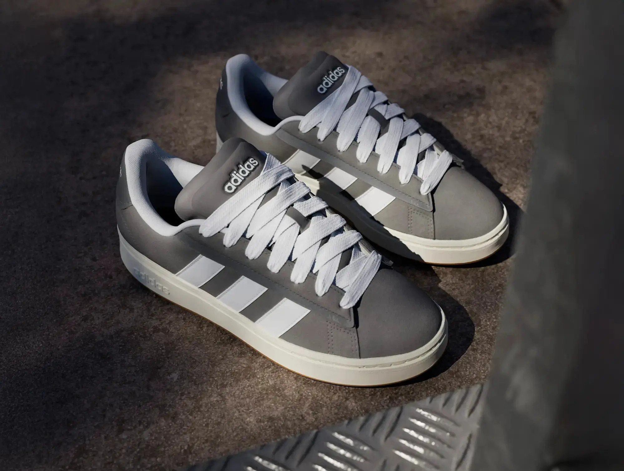 Zapatilla Adidas Grand Court Alpha 00S Hombre Gris - Image 3