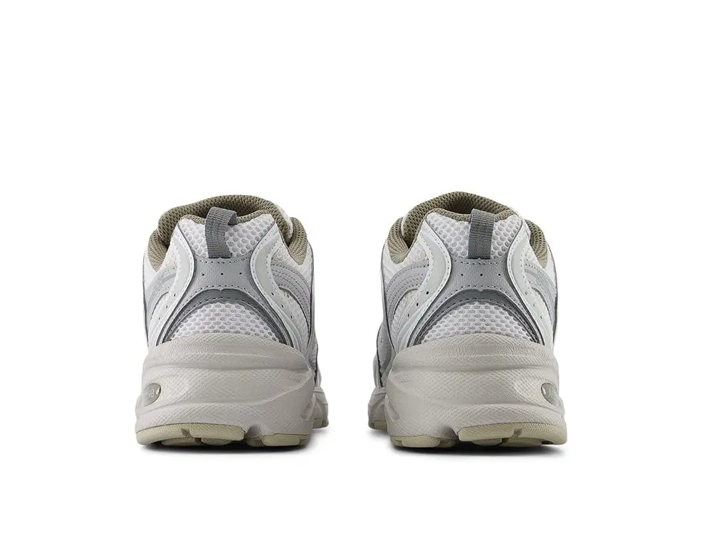 Zapatilla New Balance 530 Unisex Gris - Image 4