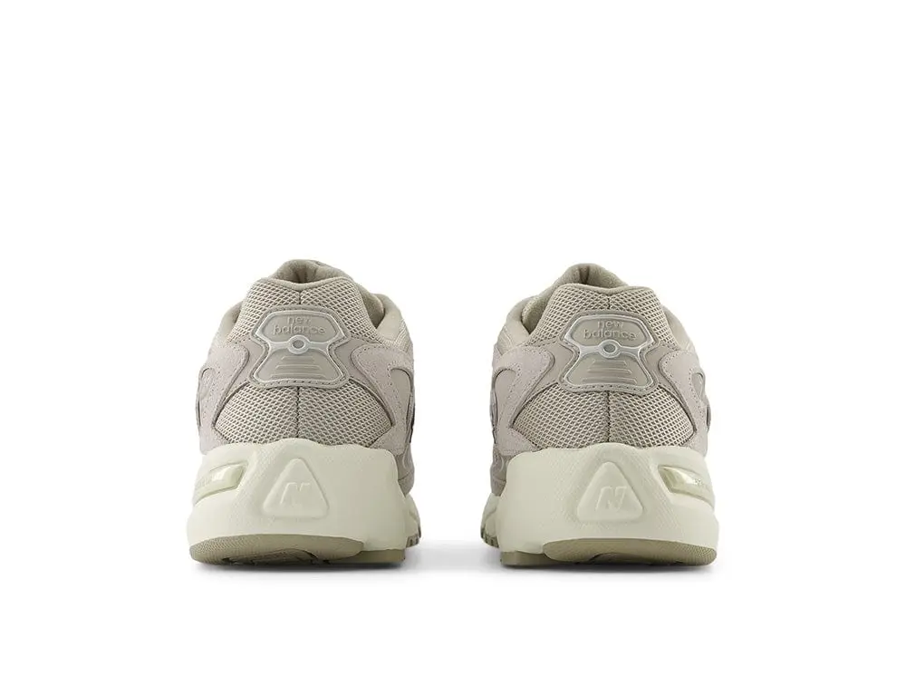 Zapatilla New Balance 725 Unisex Beige - Image 4