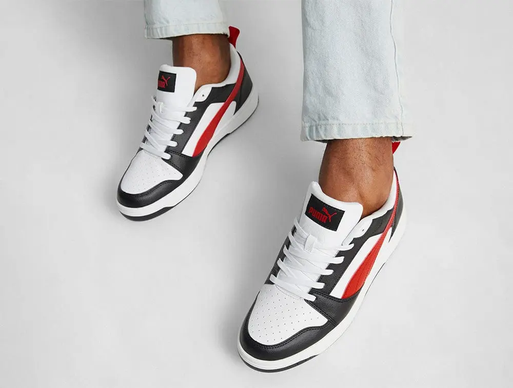 Zapatilla Puma Rebound V6 Hombre Blanco - Negro - Rojo - Image 3